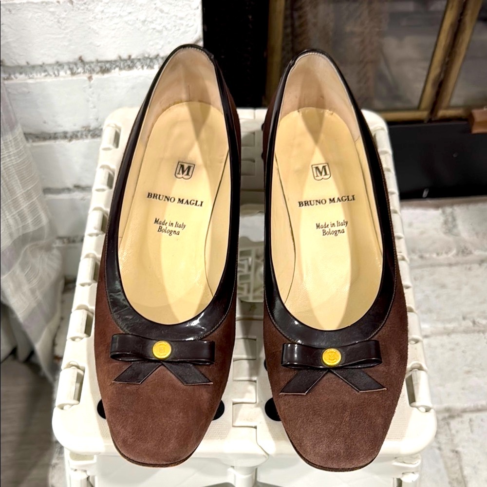 Bruno Magli Women's Pump chocolate Brown Suede Leather Shoes Block Heel Bow Sz 8